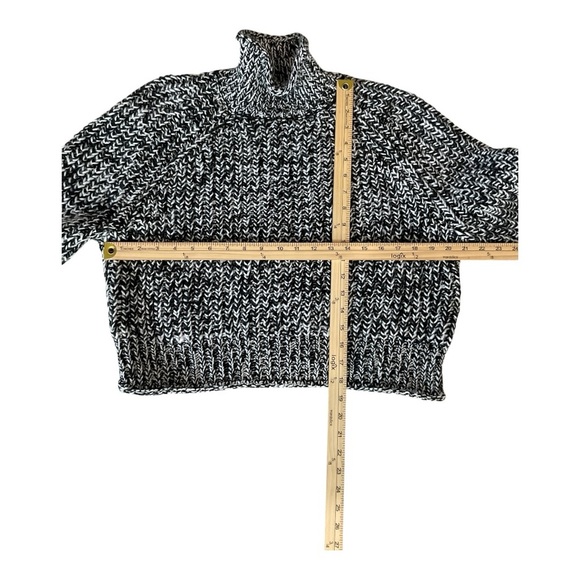 H&M Black White Marled Chunky Knit Turtleneck Sweater Size Medium - Picture 4 of 6